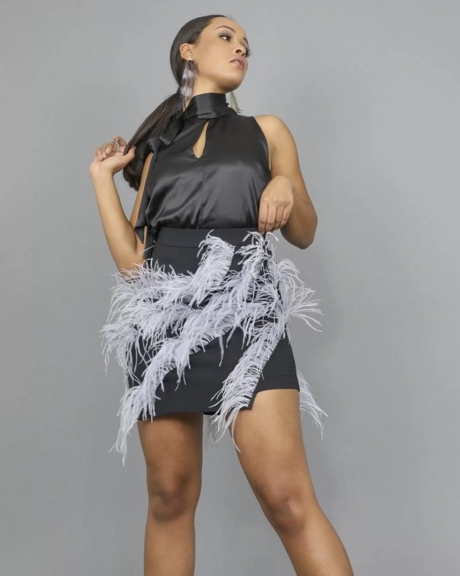 La Piscine Paris Jupe asymétrique à détails plumes Isabelle Blanche Noir Online