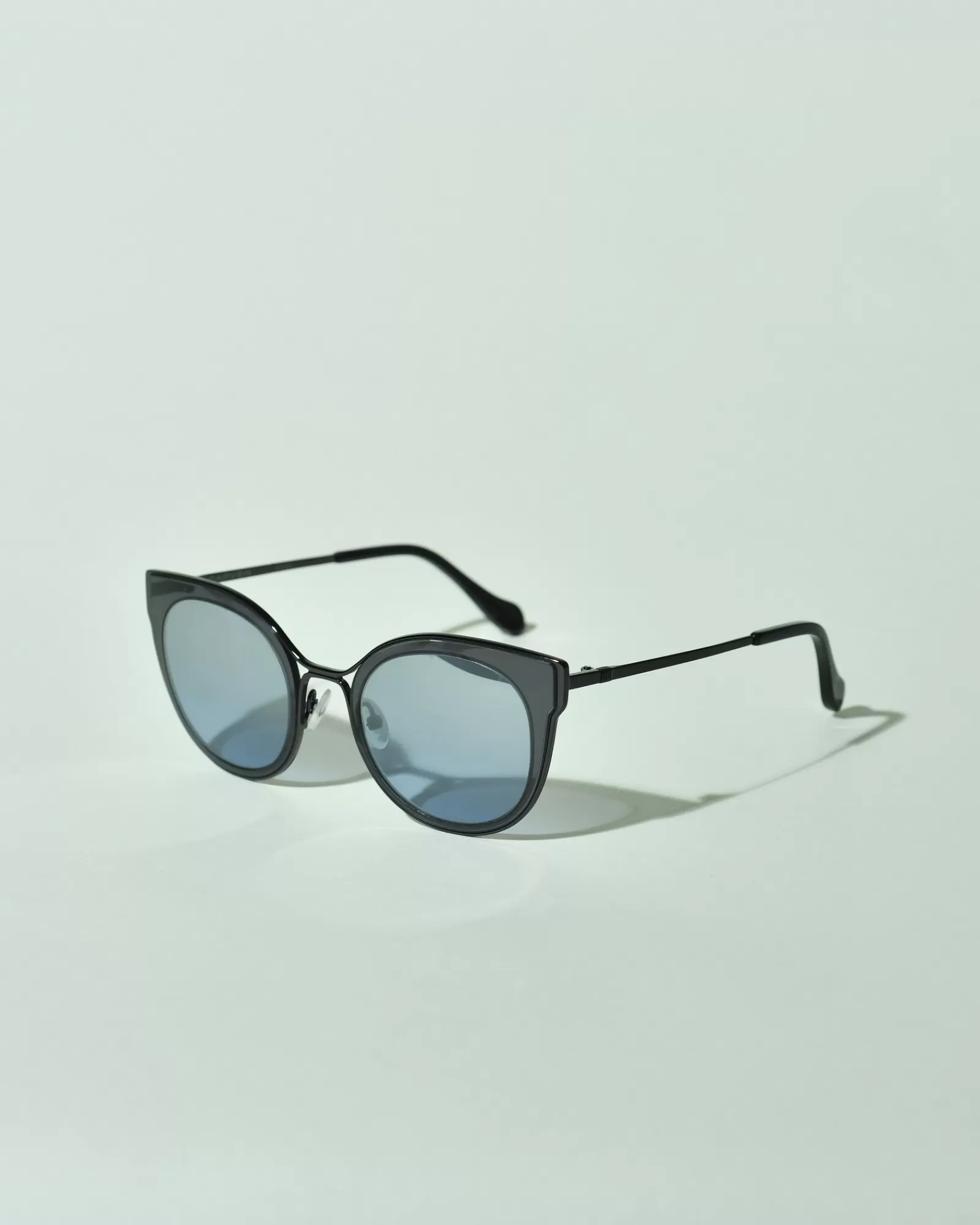 La Piscine Paris Lunettes de soleil œil-de-chat Carven Bleu Shop