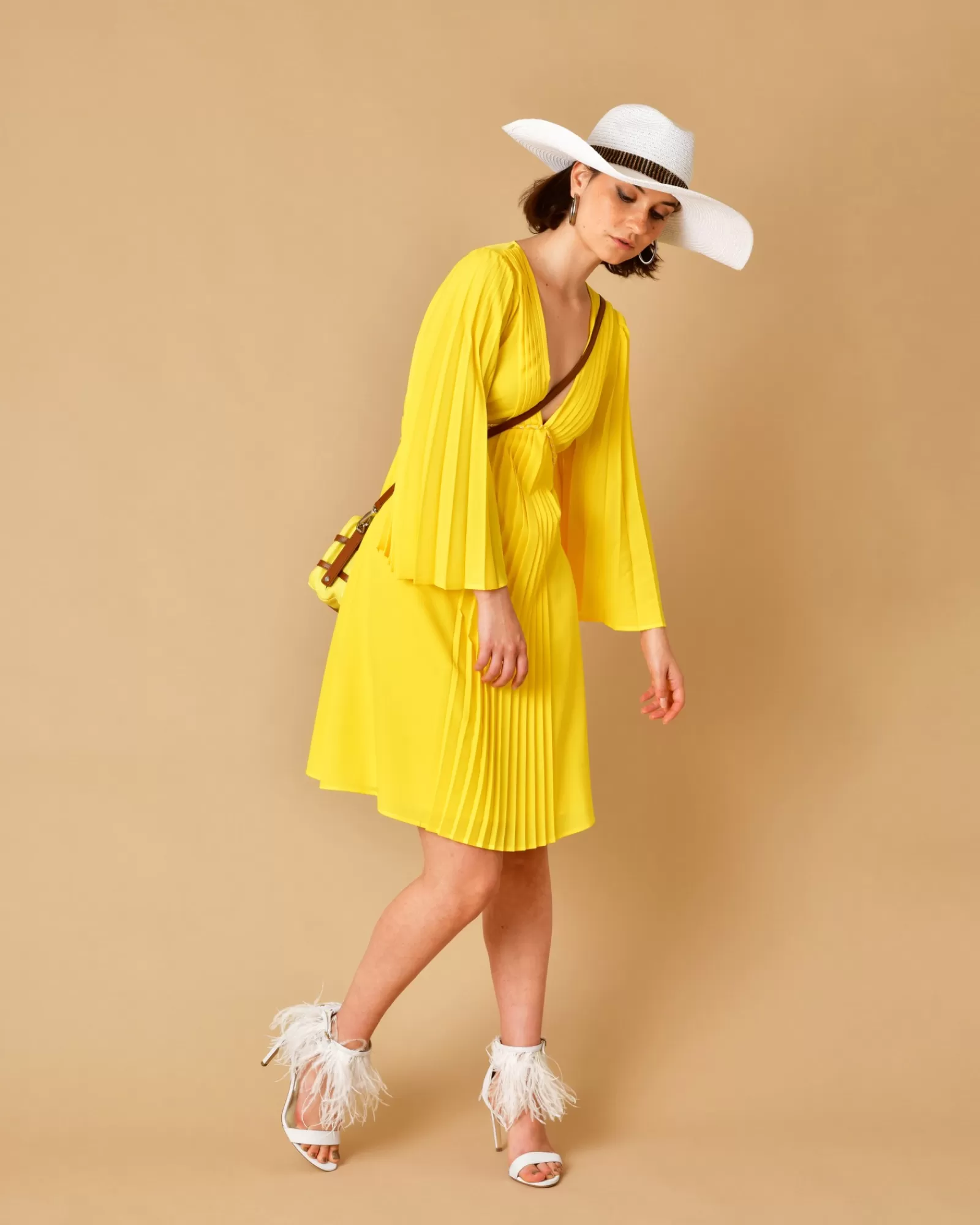 La Piscine Paris Robe à plis et ceinture tressée Sfizio Jaune Best Sale