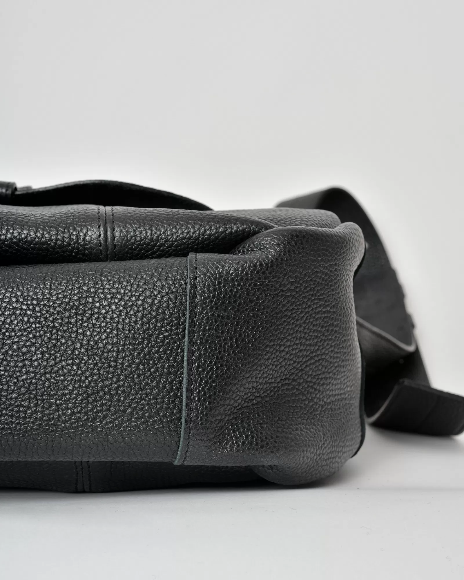 La Piscine Paris Sac porté épaule en cuir texturé Falorni Noir Outlet