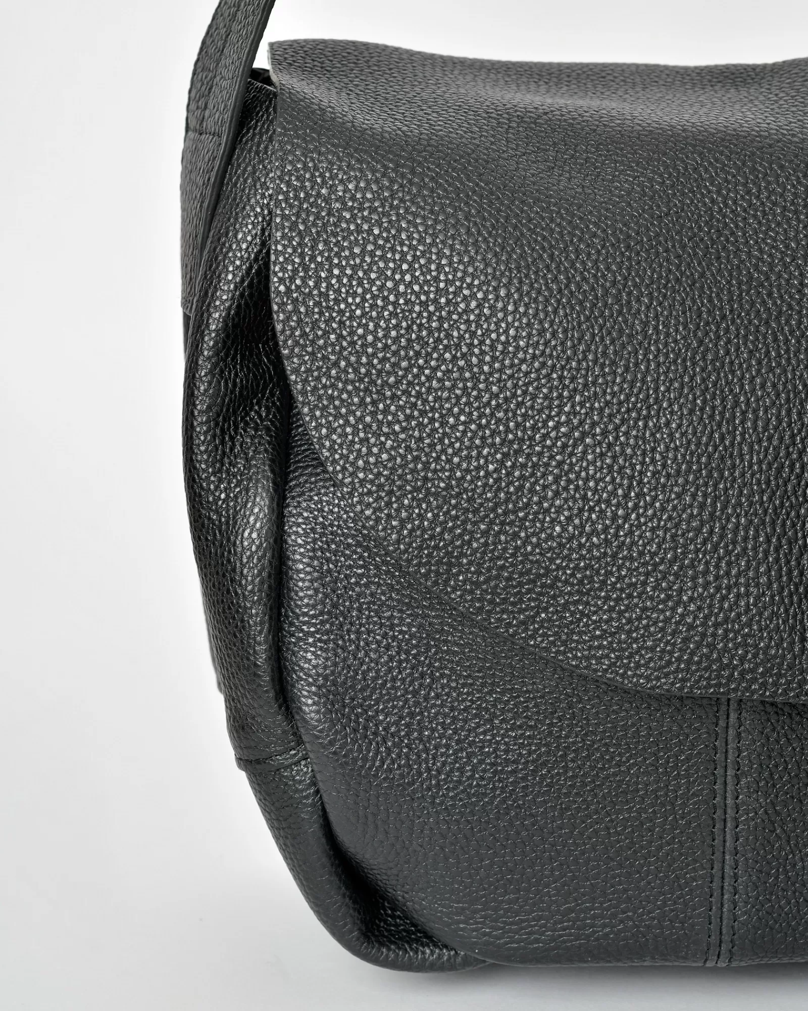 La Piscine Paris Sac porté épaule en cuir texturé Falorni Noir Outlet