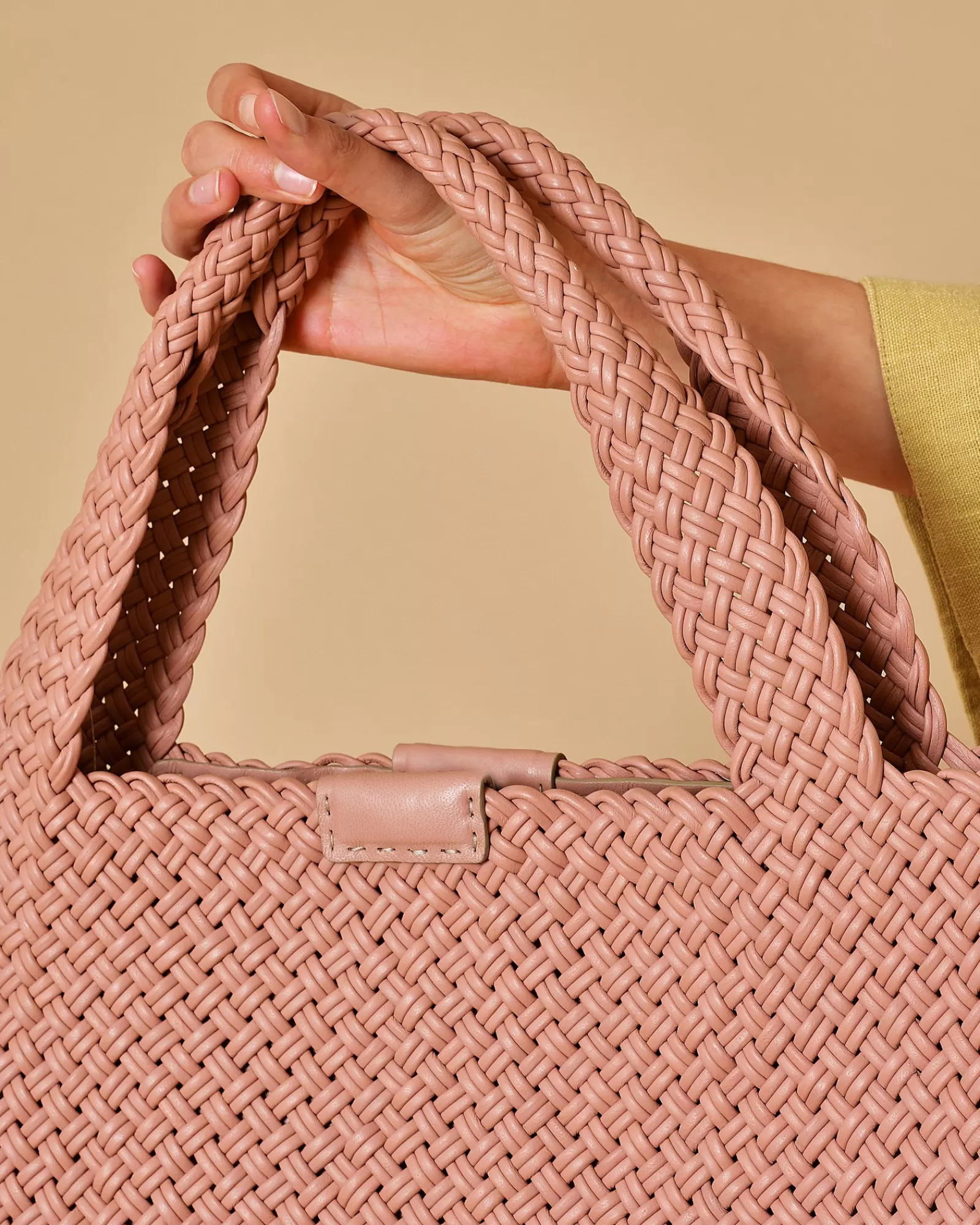 La Piscine Paris Sac porté épaule en cuir tressé poudré Falorni Rose Clearance
