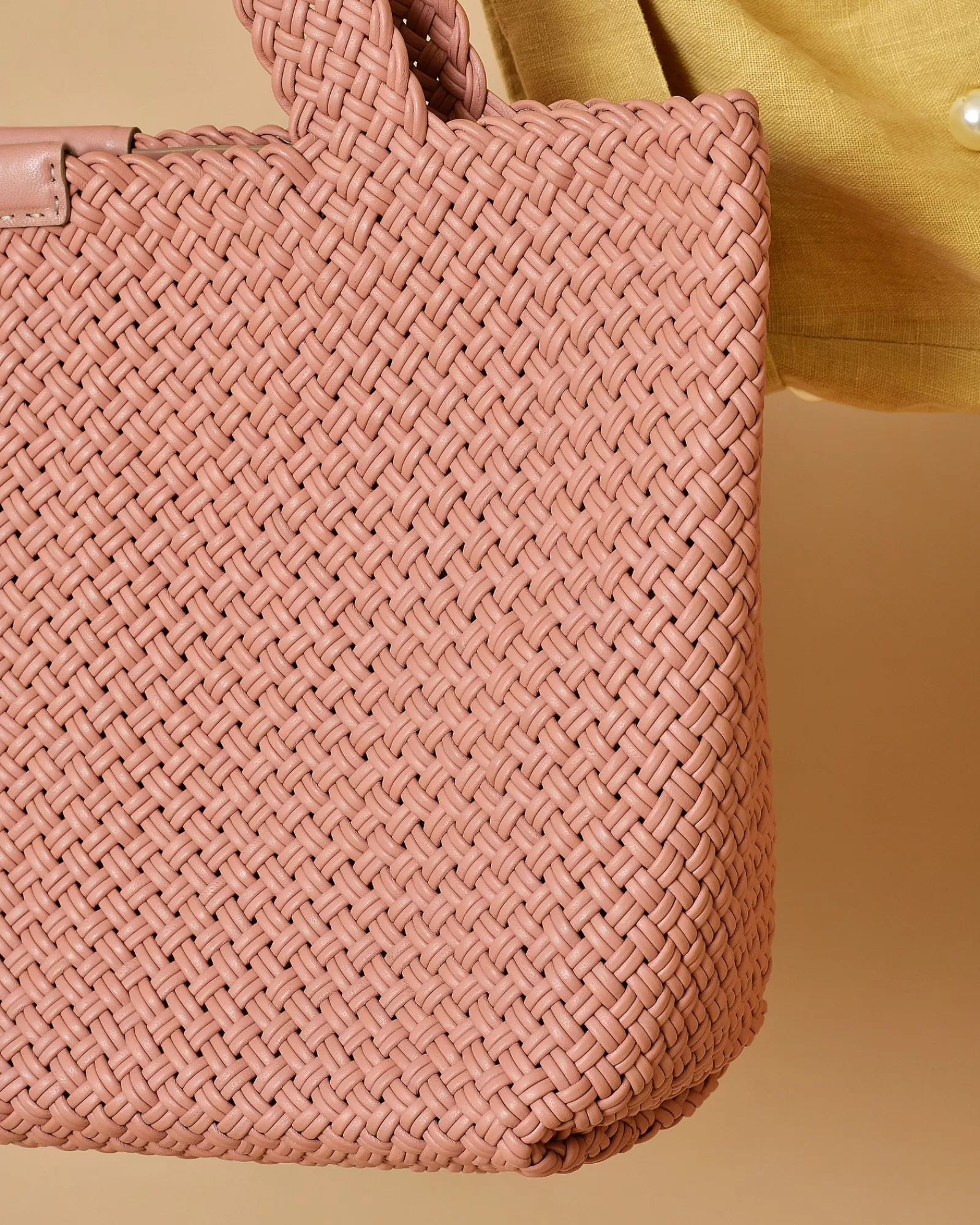 La Piscine Paris Sac porté épaule en cuir tressé poudré Falorni Rose Clearance